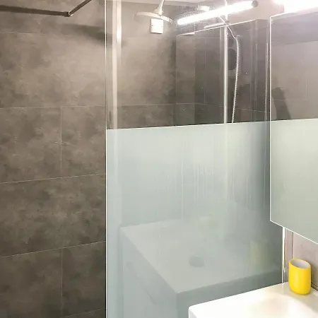 Dans Une Avec Piscine
